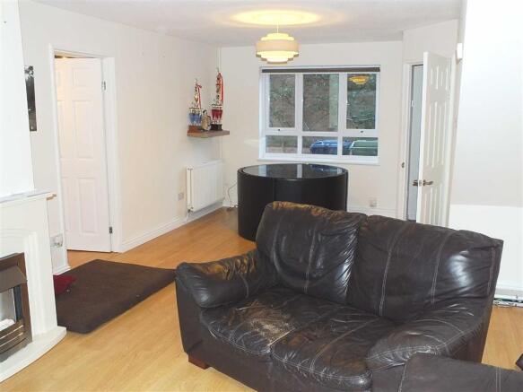 LIVING/DINING ROOM