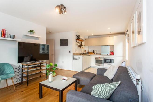 Open plan kitchen/reception