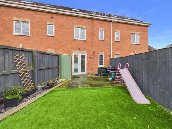 4 bed Town House for sale Image 12