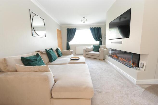 3 bed Semi-Detached for sale Image 9