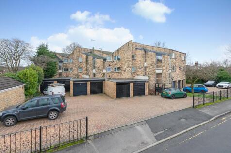 Renton Drive, Guiseley, Leeds, West Yorkshire, LS20