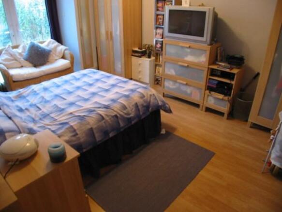 dining room / bed 4