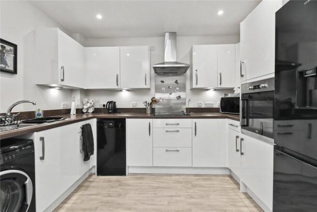 2 bed Apartment for sale Image 4