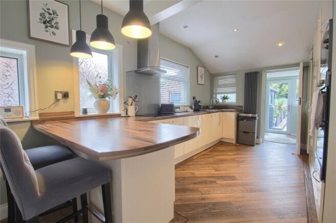 3 bed Semi-Detached for sale Image 7