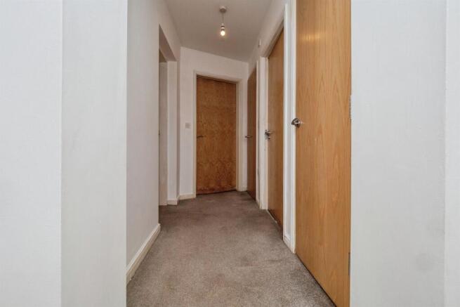2 bed Apartment for sale Image 6