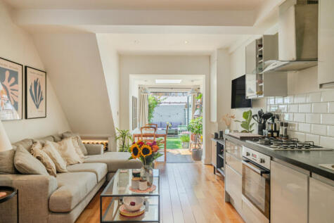 Briscoe Road, Colliers Wood, London, SW19