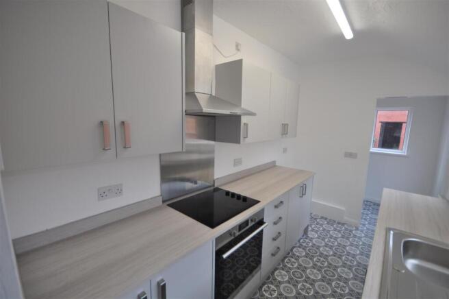 3 bed Terraced to rent Image 4