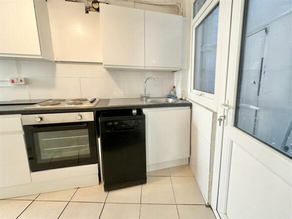 Kitchen Courtyard Door.JPG