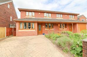 Valehouse, Green Lane, Hadfield, Glossop SK13 2DT