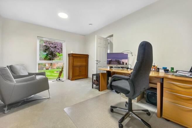 Bedroom/Study