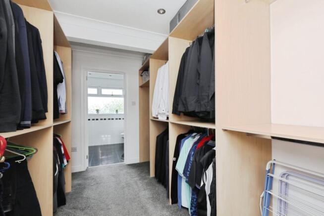 4 bed Semi-Detached for sale Image 12