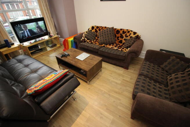 7 bed House Share to rent Image 4