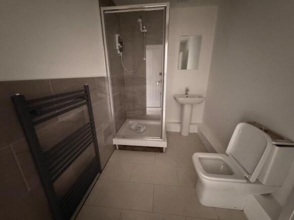 2 bed Flat to rent Image 6