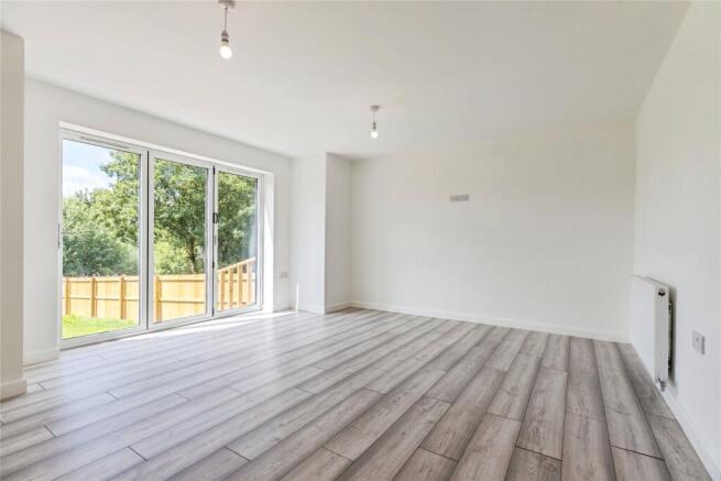 4 bed Detached for sale Image 8