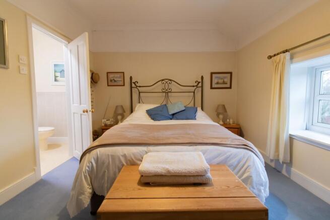 3 bed Detached for sale Image 11