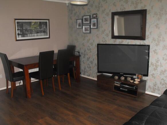 Lounge / dining r...