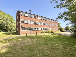 Flat 8, 15, Woodcroft Drive, Eastbourne BN21 2XW