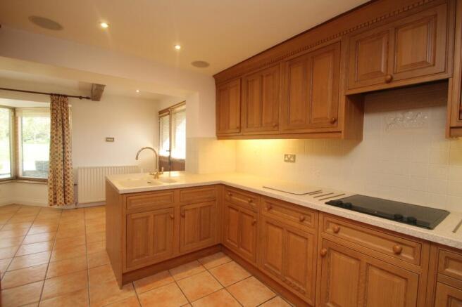 3 bed House to rent Image 5
