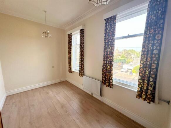 7 bed Semi-Detached for sale Image 11