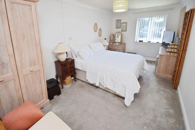 2 bed Apartment for sale Image 5