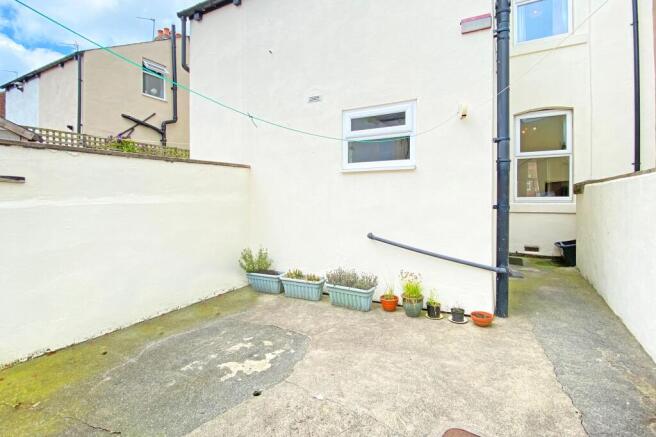2 bed House for sale Image 9
