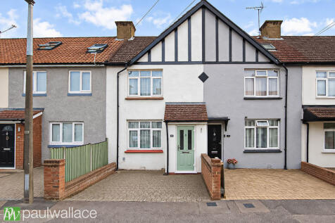 River Avenue, Hoddesdon | Approx. 100ft Rear Garden | Garage & Off Street Parking