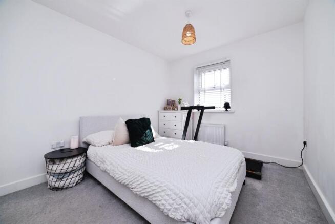 3 bed Terraced for sale Image 7