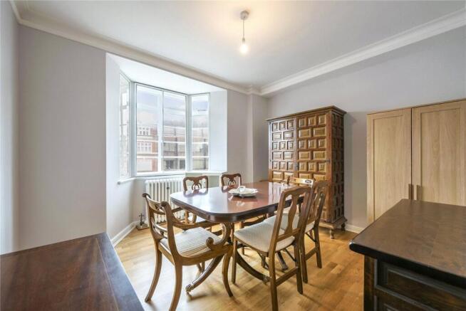 Dining/Bedroom