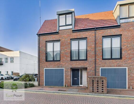 View Of The Front Of The Property