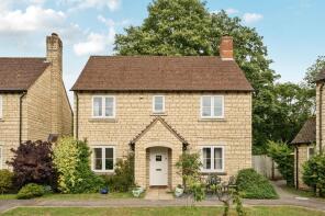 3 Honfleur, Glissard Way, Bradwell Village, Burford OX18 4XD