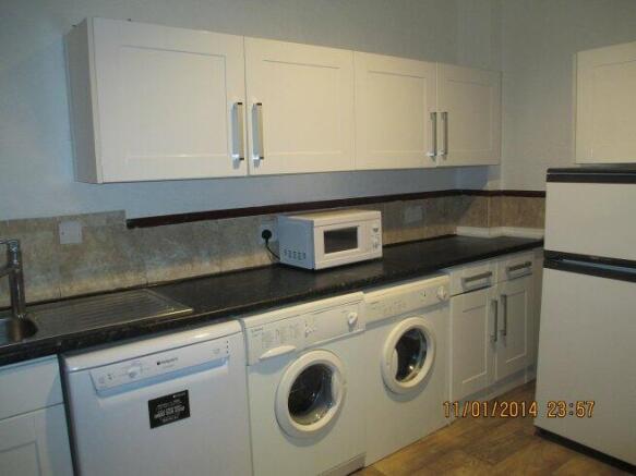 4 bed House Share to rent Image 5