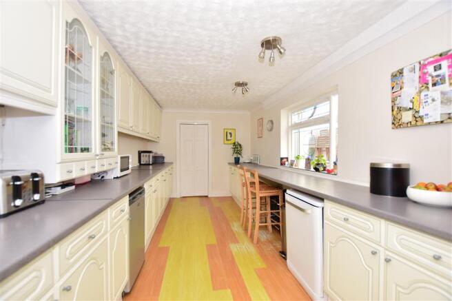 Kitchen/ Breakfast Room