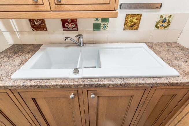 3 bed Terraced for sale Image 4