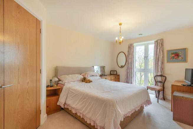 Bedroom 1.jpg