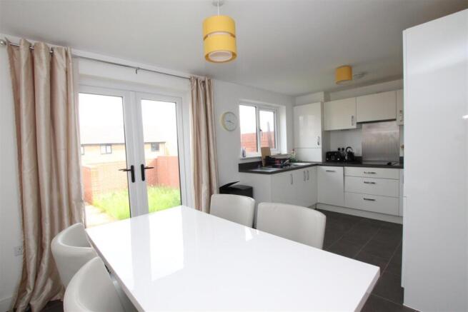 Kitchen Dining Room b.JPG