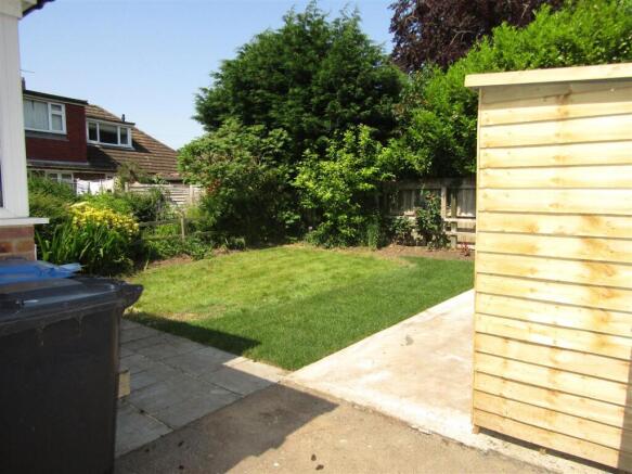 2 bed Semi-Detached Bungalow for sale Image 11