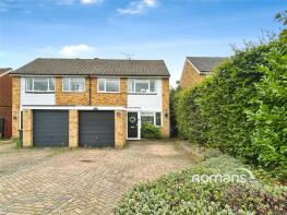 27, Aylesham Way, Yateley GU46 6NS
