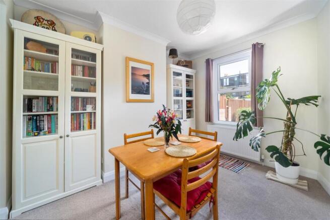 Aston Road, Raynes Park photo 4