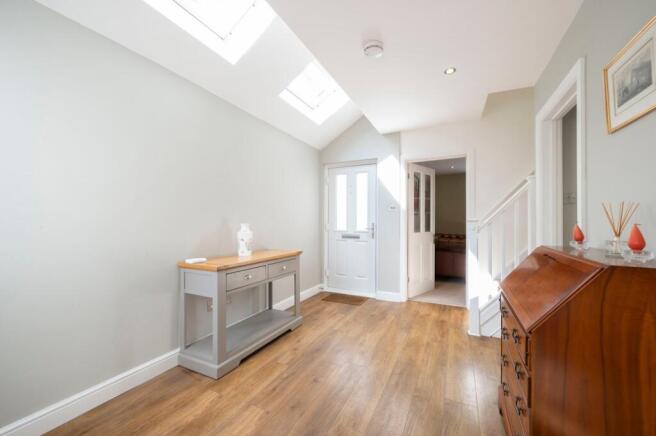 Green Lane, Hersham Village, KT12 photo 4