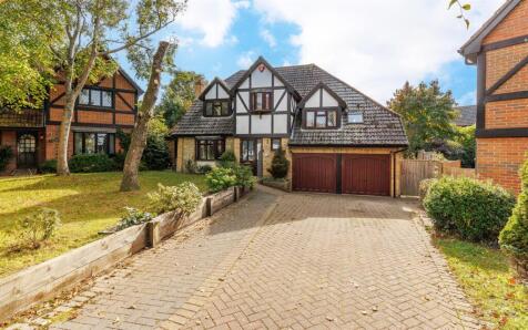 SPACIOUS DETACHED HOME WITH SOLAR PANELS - Old Road, East Cowes