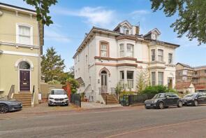14, Montpellier Grove, Cheltenham GL50 2XB