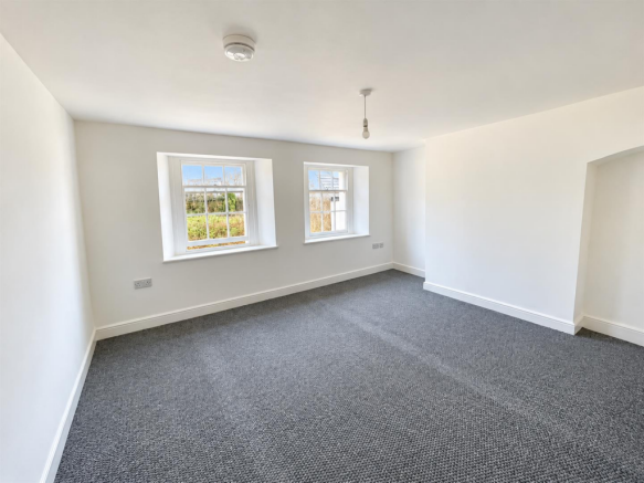 Bedroom 1 (2/2)