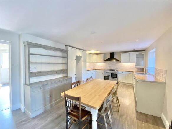 3 bed End of Terrace for sale Image 4