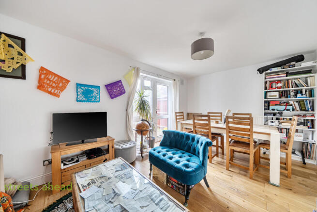 d0708765-0e4a-40d...