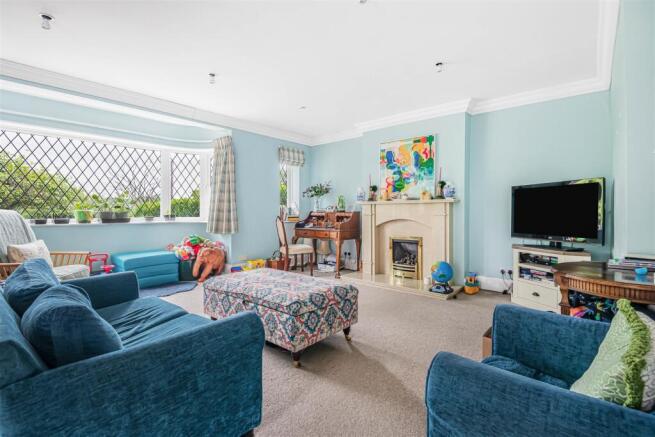 Theobald Street, Radlett photo 4