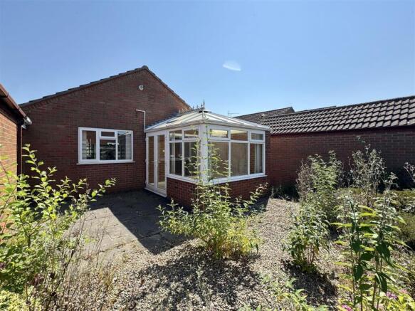 2 bed Detached Bungalow for sale Image 12