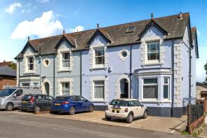 Flat 1, 7 Byron Court, Charles Street, Petersfield GU32 3EJ