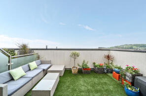 19, 5 Montpellier Apartments, Winterbourne Road, Teignmouth TQ14 8JT