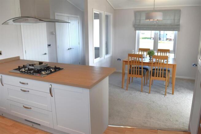 2 bed Park Home for sale Image 6