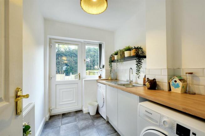 Utility Room_1.jpeg